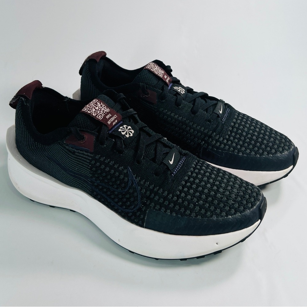 Nike Interact Run Black Purple Ink Womens‎ Sneakers Size 8.5 Flyknit Athletic